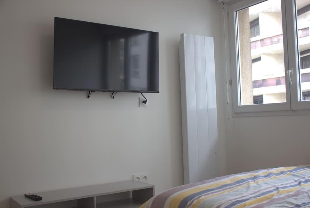Studio Paris Sud A Cote Du Metro Apartment Вилжуиф Екстериор снимка